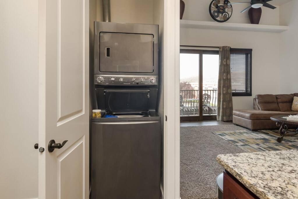 Luxury Downtown Rental - La Dolce Vita Villa #3 Moab Bagian luar foto