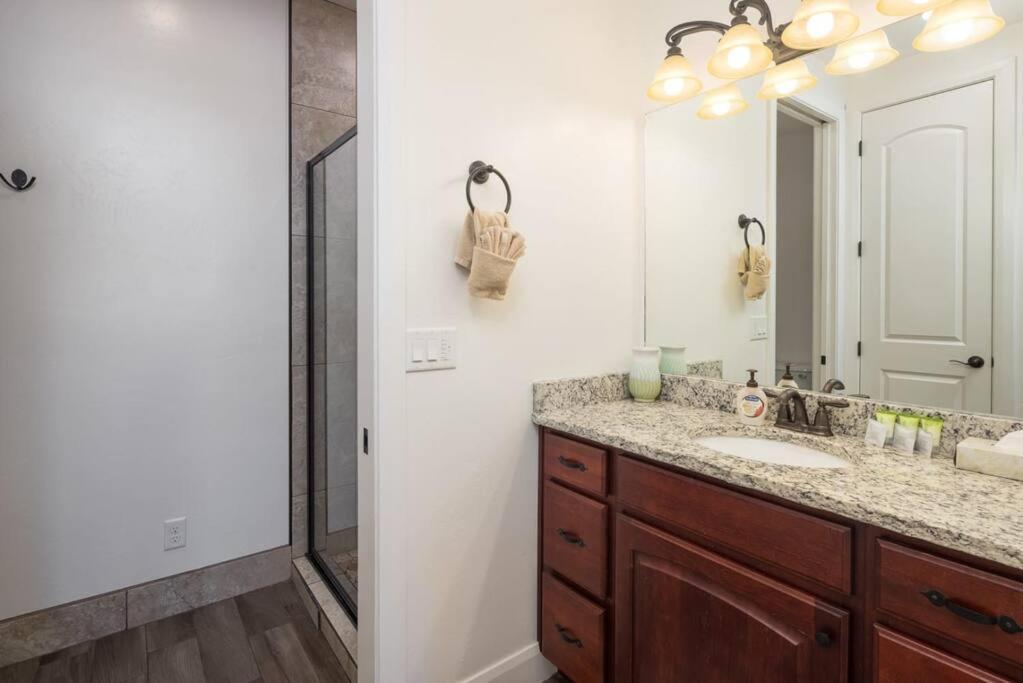 Luxury Downtown Rental - La Dolce Vita Villa #3 Moab Bagian luar foto